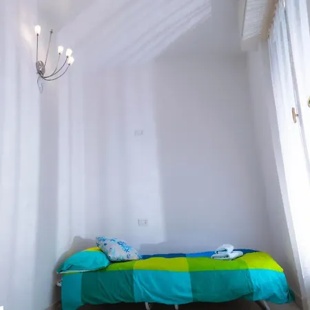 Lägenhet Moderno Con Terrazzo