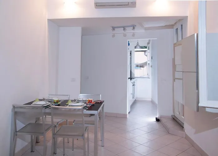 Moderno Con Terrazzo 아파트