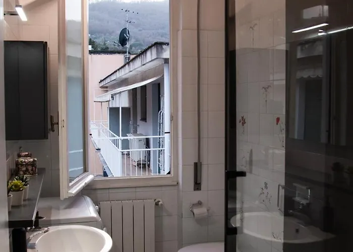Moderno Con Terrazzo 아파트 *